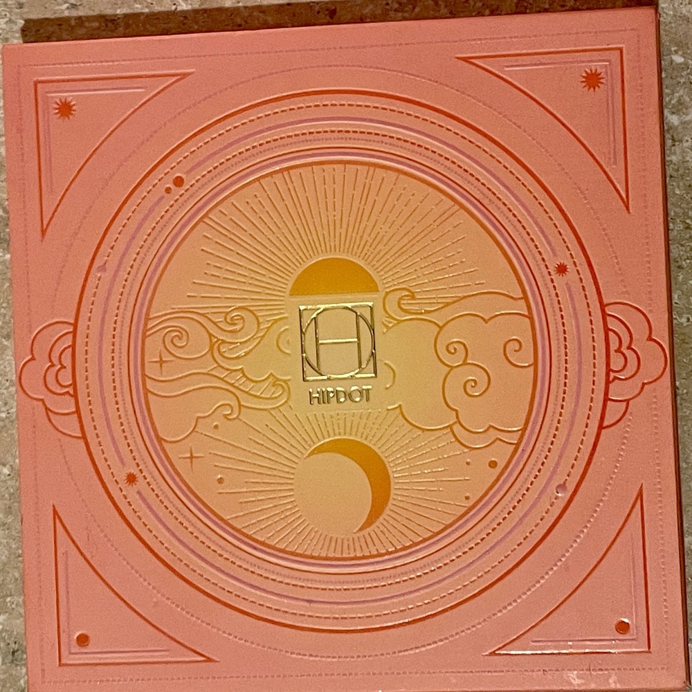 NWT Hip Dot Sun Goddess 4 Shade Face Pallette